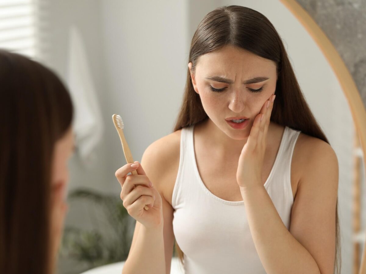 Dlaczego bolą zęby i co to oznacza?