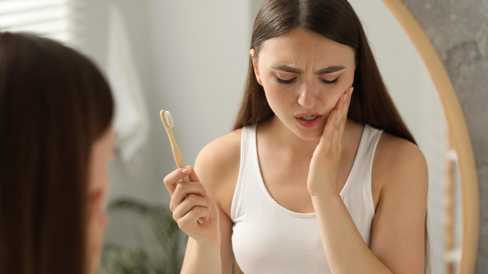 Dlaczego bolą zęby i co to oznacza?