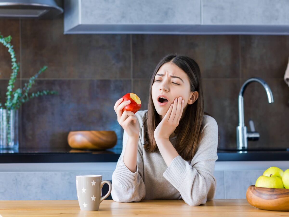 Co zrobić, gdy ząb boli tylko przy nagryzaniu?